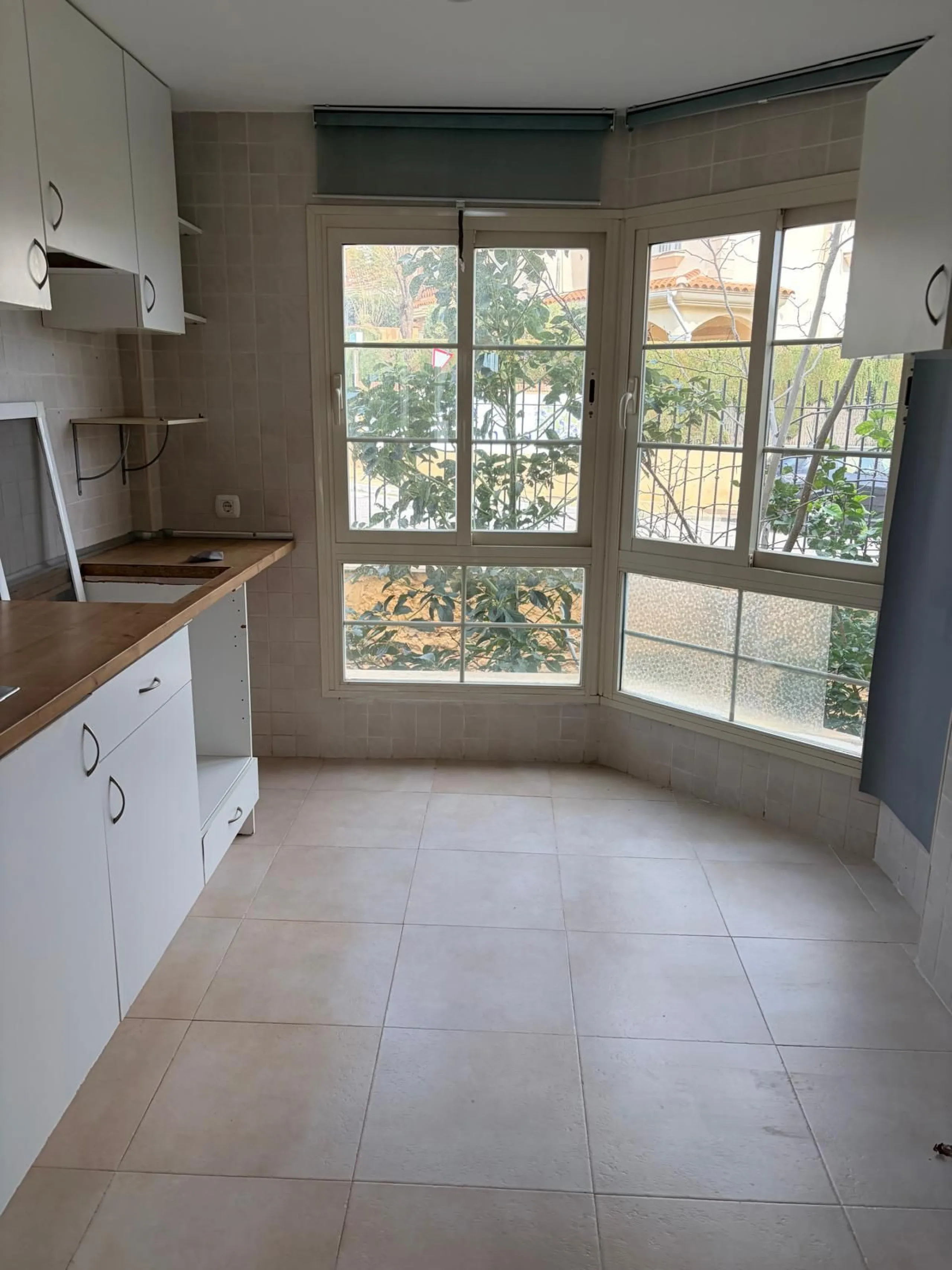 Beautiful apartment for sale in Riviera del Sol, Mijas, located in one of the most sought-after areas of the Costa del Sol, ideal both as an investment and as a holiday home near the sea.