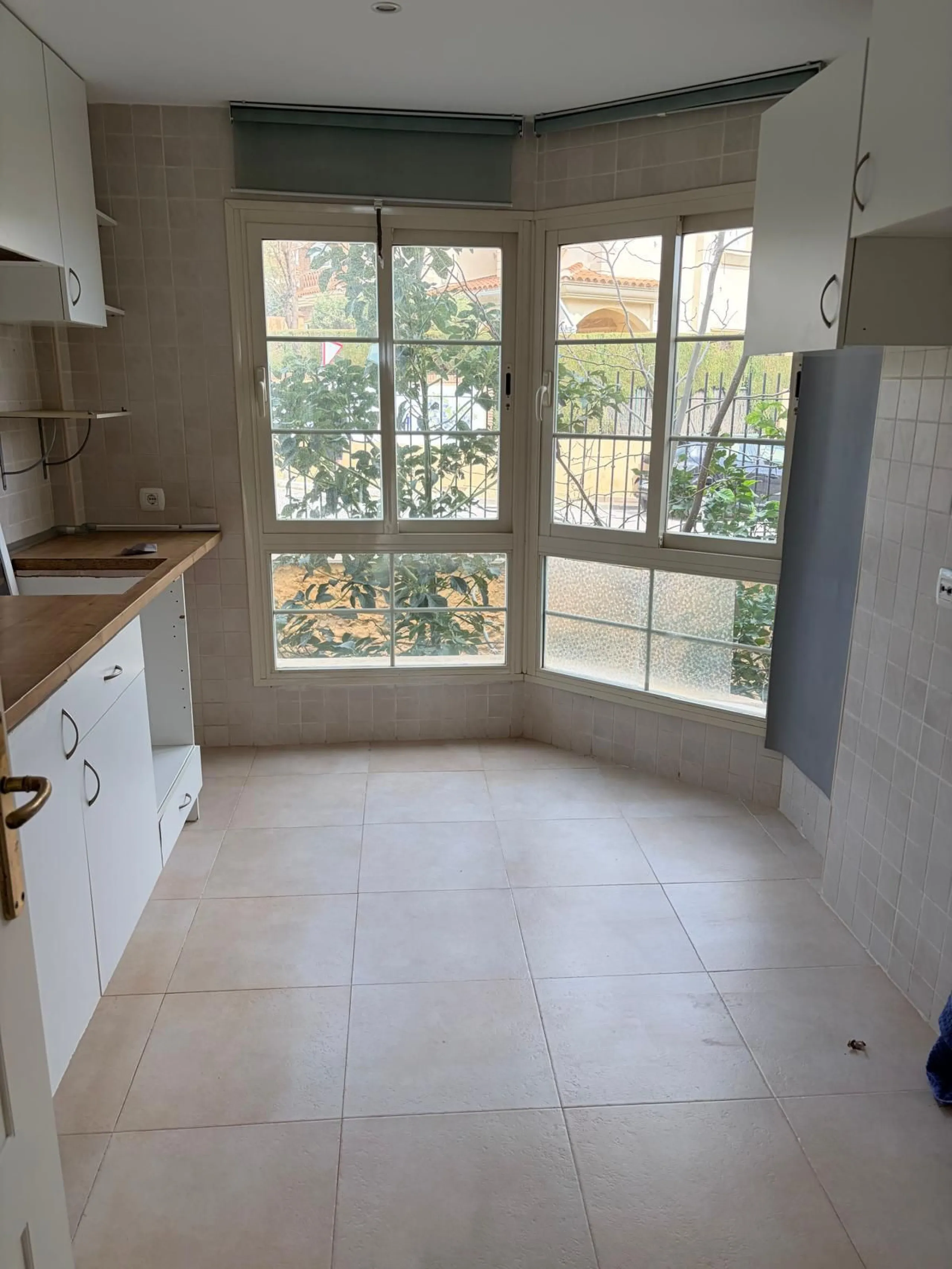Beautiful apartment for sale in Riviera del Sol, Mijas, located in one of the most sought-after areas of the Costa del Sol, ideal both as an investment and as a holiday home near the sea.