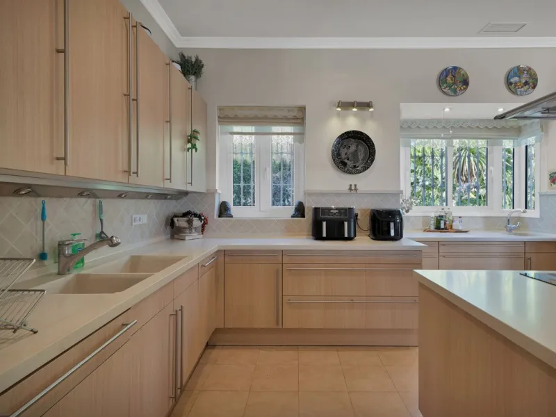 House - Detached Villa в продаже в Marbella, Málaga. В доме 7 спален и 8 ванных комнат. Площадь дома 1133 м². Площадь участка 3149 м²