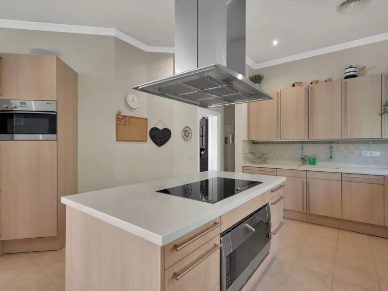 House - Detached Villa в продаже в Marbella, Málaga. В доме 7 спален и 8 ванных комнат. Площадь дома 1133 м². Площадь участка 3149 м²