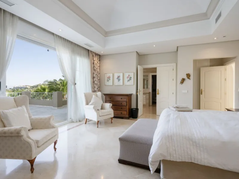 House - Detached Villa в продаже в Marbella, Málaga. В доме 7 спален и 8 ванных комнат. Площадь дома 1133 м². Площадь участка 3149 м²