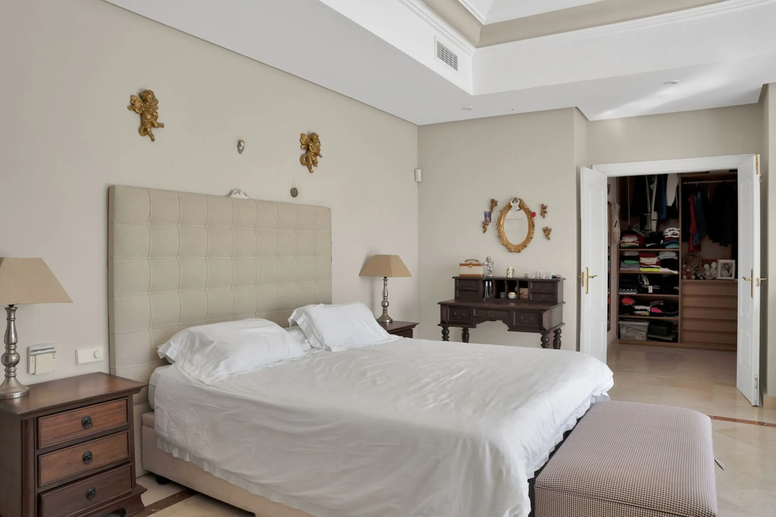 House - Detached Villa в продаже в Marbella, Málaga. В доме 7 спален и 8 ванных комнат. Площадь дома 1133 м². Площадь участка 3149 м²