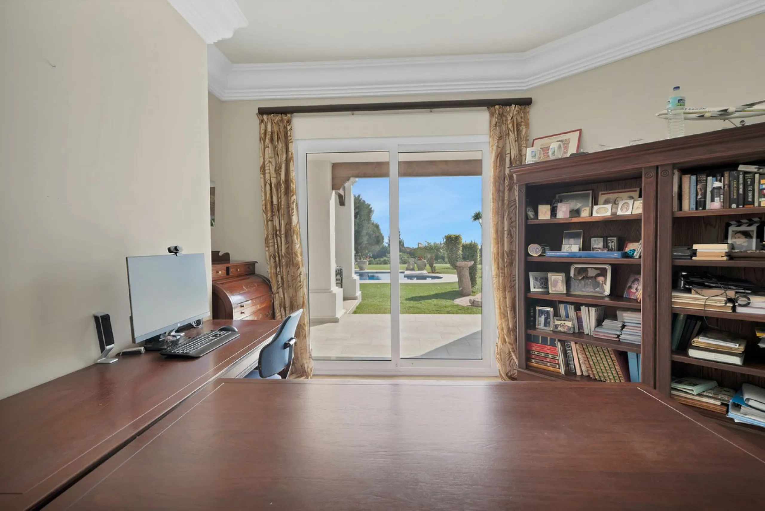 House - Detached Villa в продаже в Marbella, Málaga. В доме 7 спален и 8 ванных комнат. Площадь дома 1133 м². Площадь участка 3149 м²