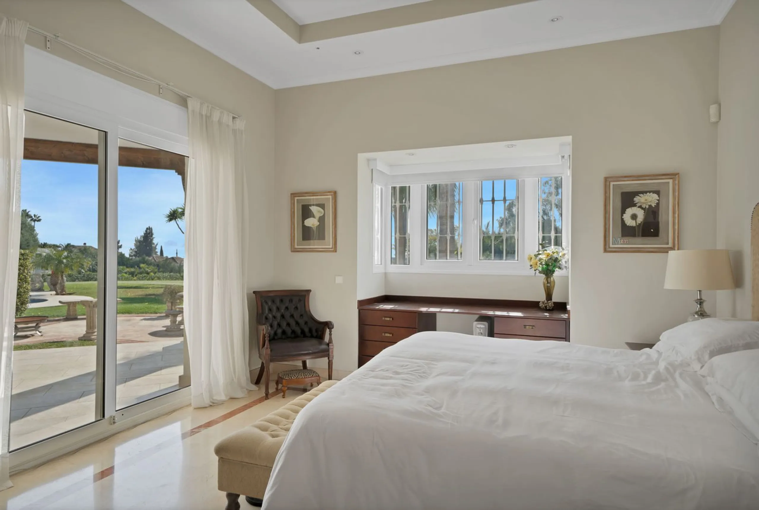 House - Detached Villa в продаже в Marbella, Málaga. В доме 7 спален и 8 ванных комнат. Площадь дома 1133 м². Площадь участка 3149 м²