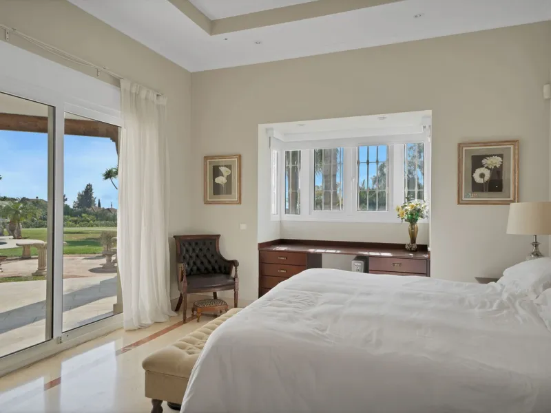 House - Detached Villa в продаже в Marbella, Málaga. В доме 7 спален и 8 ванных комнат. Площадь дома 1133 м². Площадь участка 3149 м²