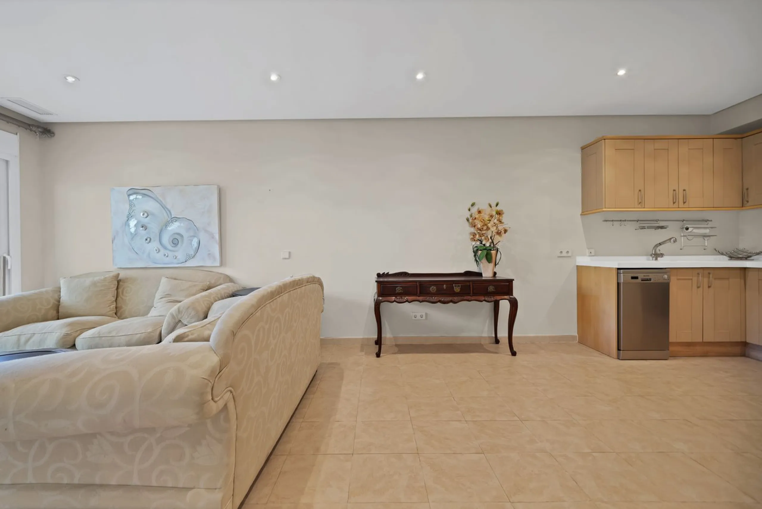 House - Detached Villa в продаже в Marbella, Málaga. В доме 7 спален и 8 ванных комнат. Площадь дома 1133 м². Площадь участка 3149 м²