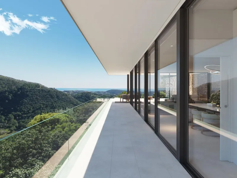 Horizon 1 is the first of a truly remarkable collection of contemporary villas from renowned Belgian architect, Gie Wollaert, already responsible for the design of some of the finest properties on the Costa del Sol. This ´hanging house´ will be built into