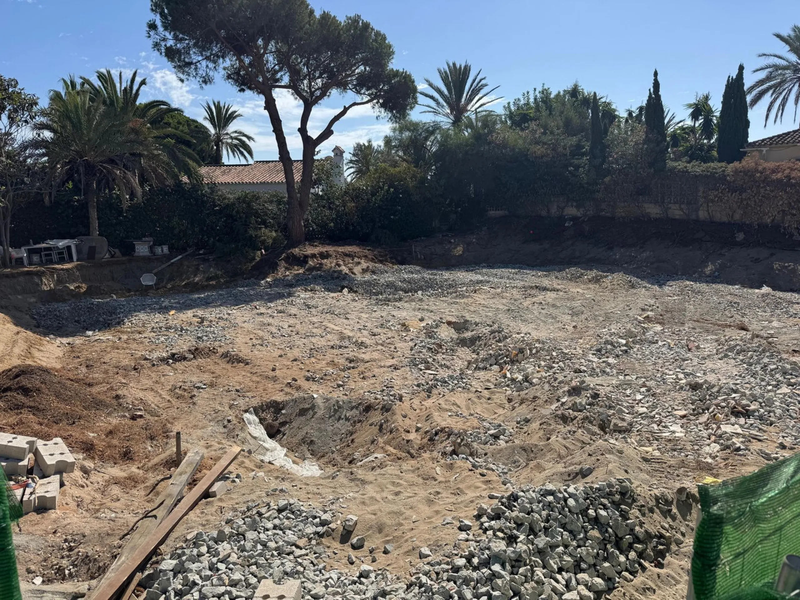 Plot - Residential Plot в продаже в Marbella, Málaga. Площадь дома 574 м². Площадь участка 907 м²