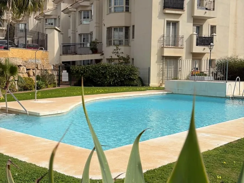 Beautiful apartment for sale in Riviera del Sol, Mijas, located in one of the most sought-after areas of the Costa del Sol, ideal both as an investment and as a holiday home near the sea.