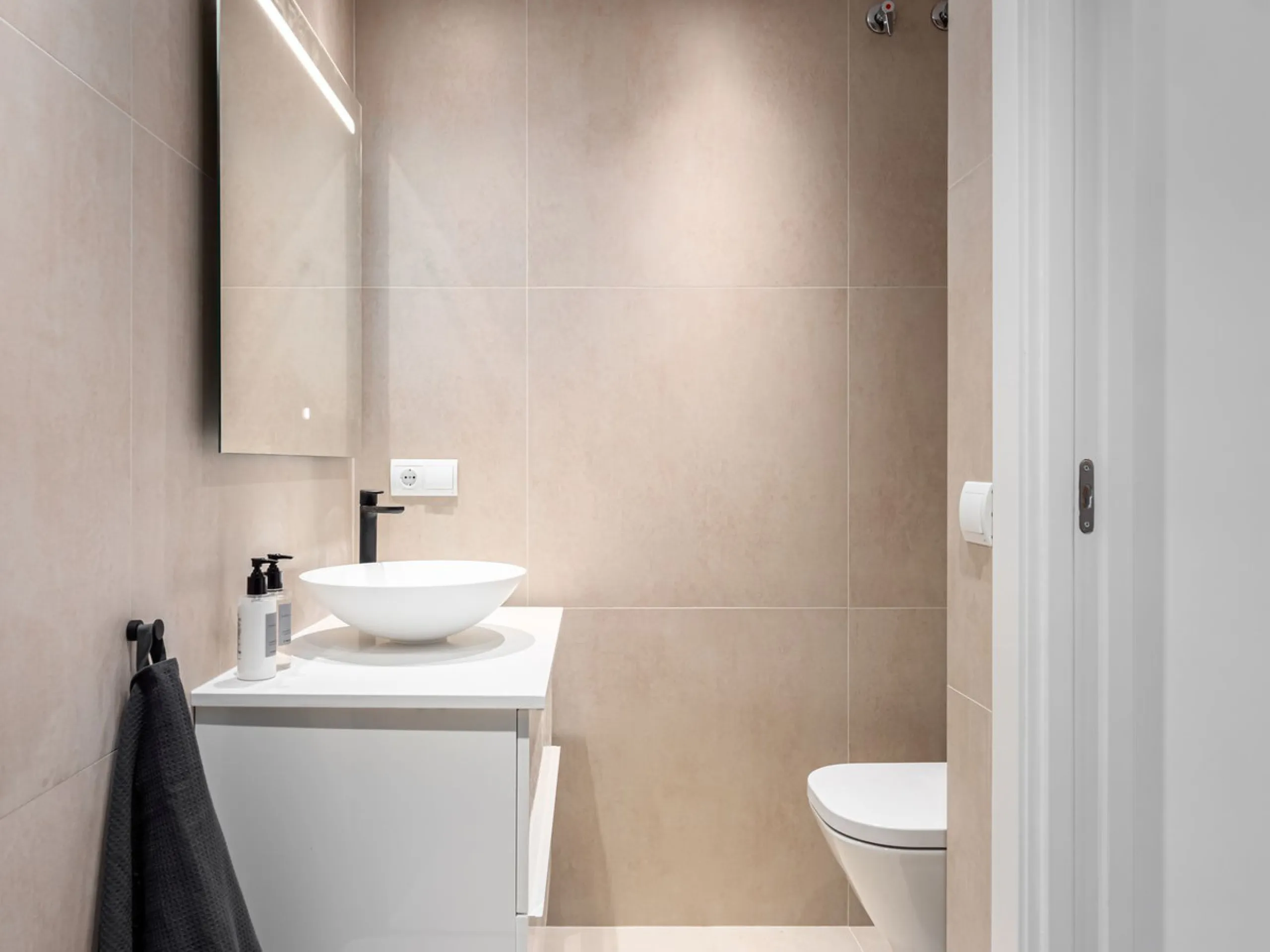 Apartment - Middle Floor Apartment в продаже в Marbella, Málaga. В доме 2 спален и 2 ванных комнат. Площадь дома 107 м²