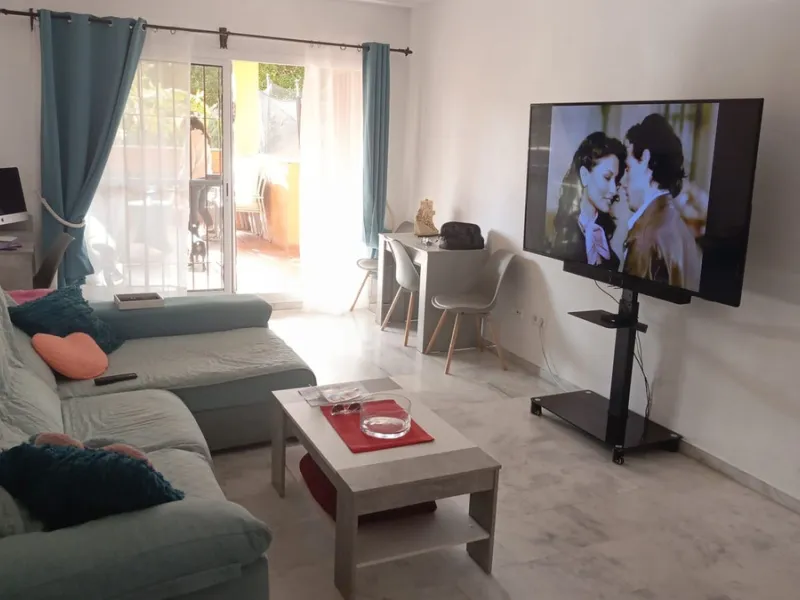 Spacious and bright apartment for sale in Reserva de Marbella, located in a quiet and well-maintained gated community with 24-hour security, ideal for those seeking comfort, privacy and quality living on the Costa del Sol.