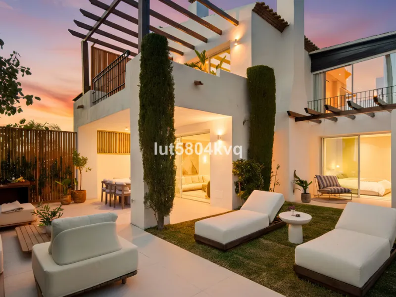 Semi-Detached Villa in Altos de Salamanca – Marbella's Golden Mile