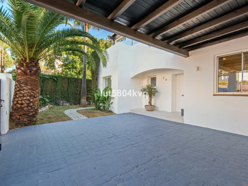 Semi-Detached Villa in Altos de Salamanca – Marbella's Golden Mile