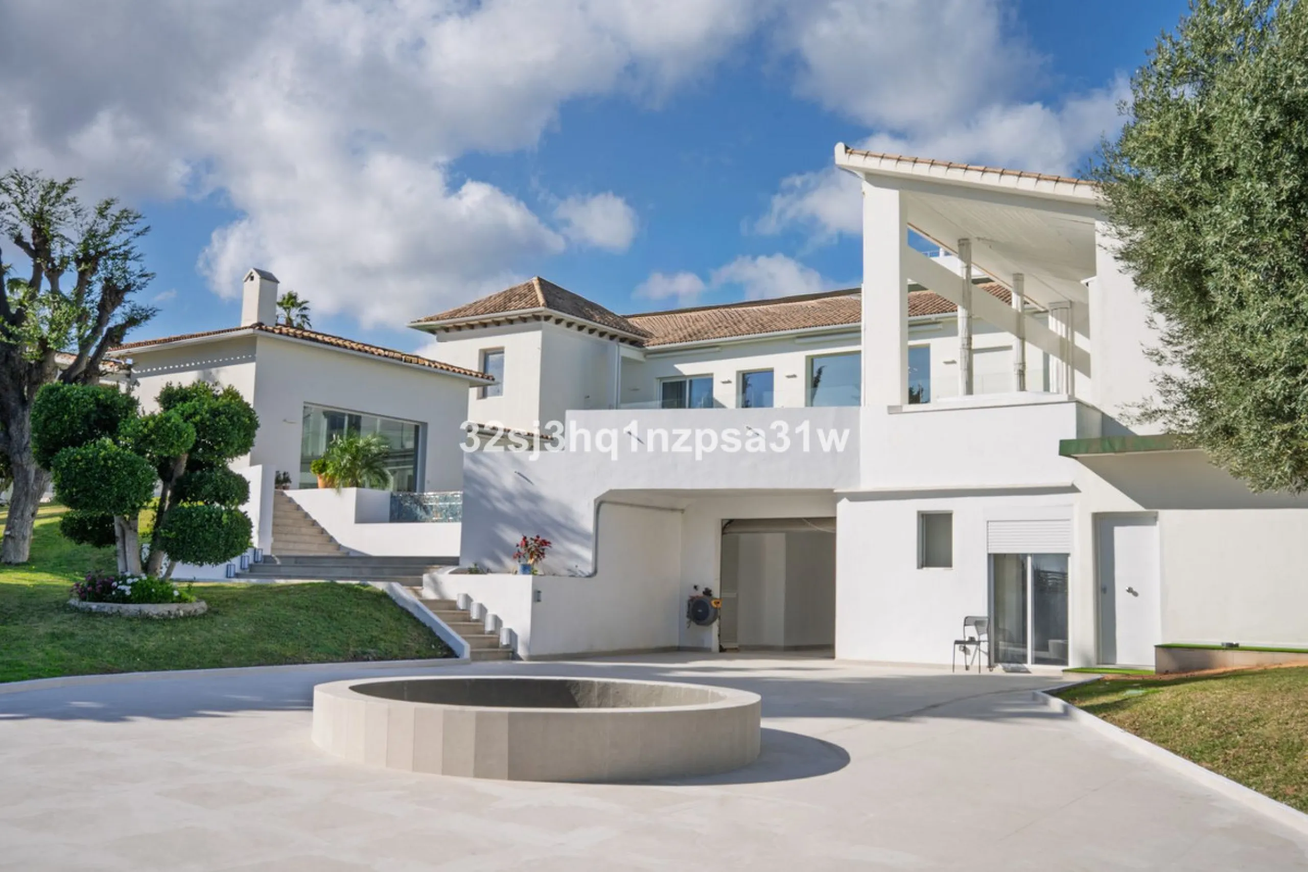 Tucked away in the prestigious heart of Guadalmina Alta, this fully renovated villa (finishes February 2026) is a refined statement of modern Mediterranean luxury, designed for effortless living and exceptional long-term value.