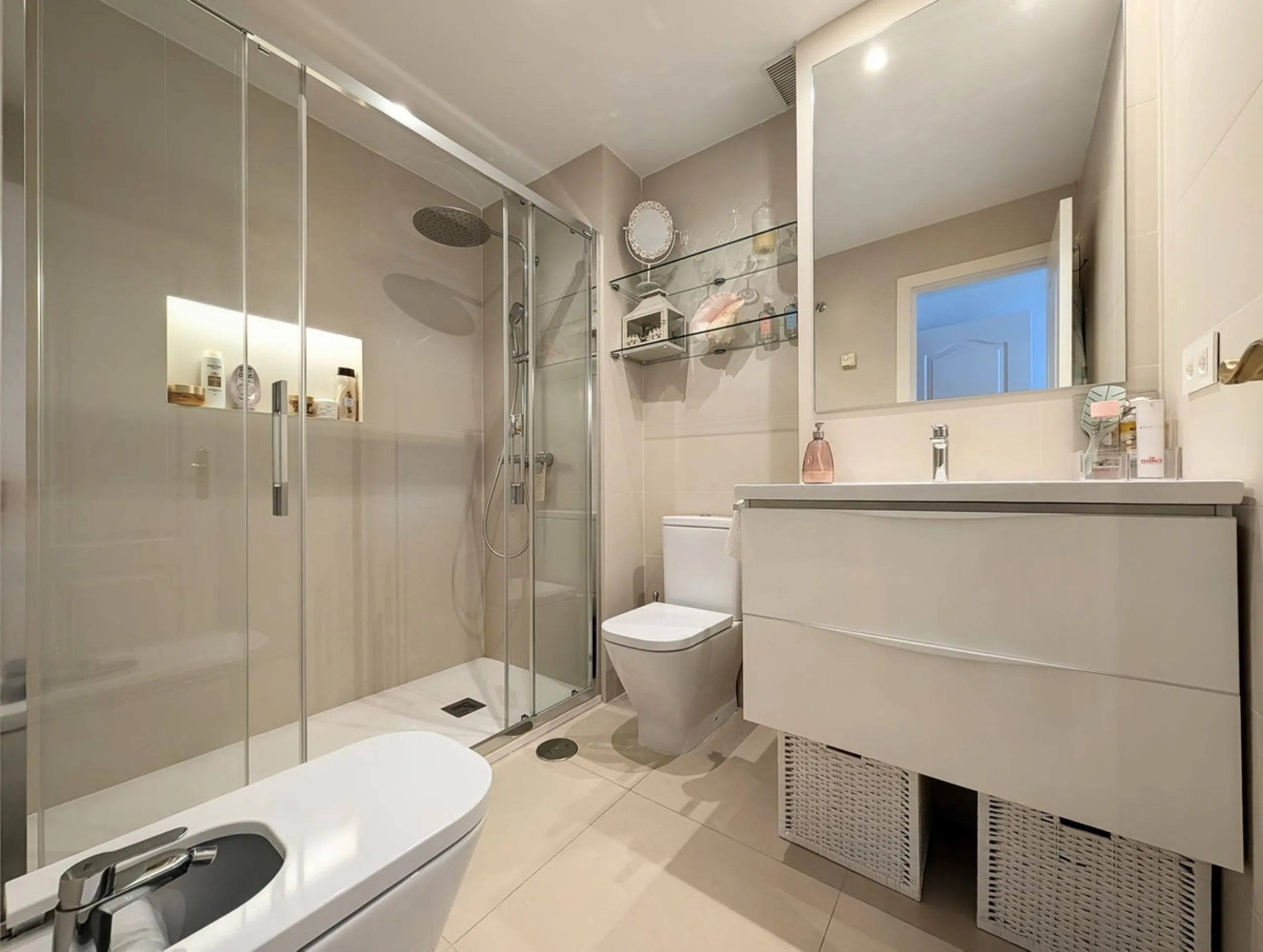 Apartment - Penthouse Duplex в продаже в Marbella, Málaga. В доме 4 спален и 3 ванных комнат. Площадь дома 150 м²