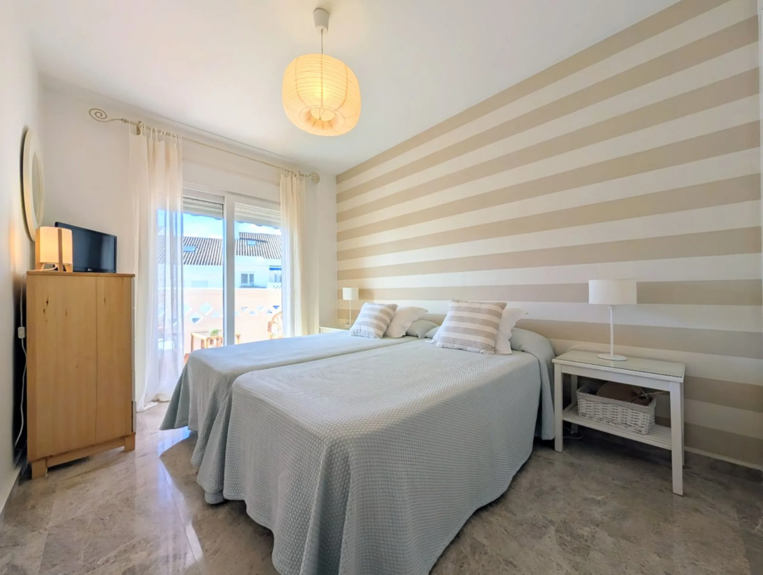Apartment - Penthouse Duplex в продаже в Marbella, Málaga. В доме 4 спален и 3 ванных комнат. Площадь дома 150 м²