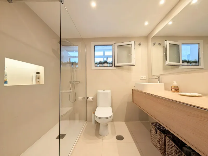 Apartment - Penthouse Duplex в продаже в Marbella, Málaga. В доме 4 спален и 3 ванных комнат. Площадь дома 150 м²