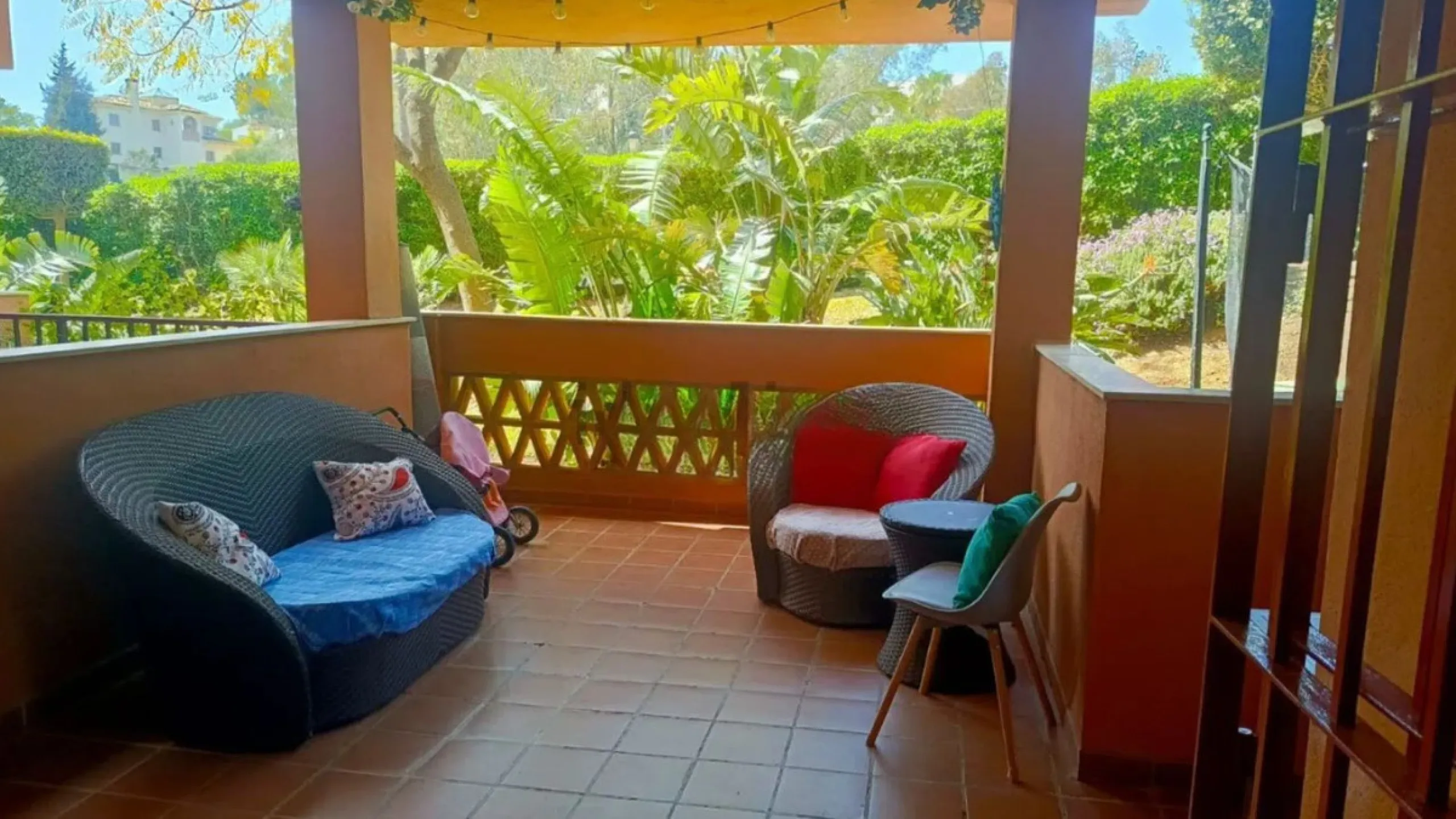 Spacious and bright apartment for sale in Reserva de Marbella, located in a quiet and well-maintained gated community with 24-hour security, ideal for those seeking comfort, privacy and quality living on the Costa del Sol.