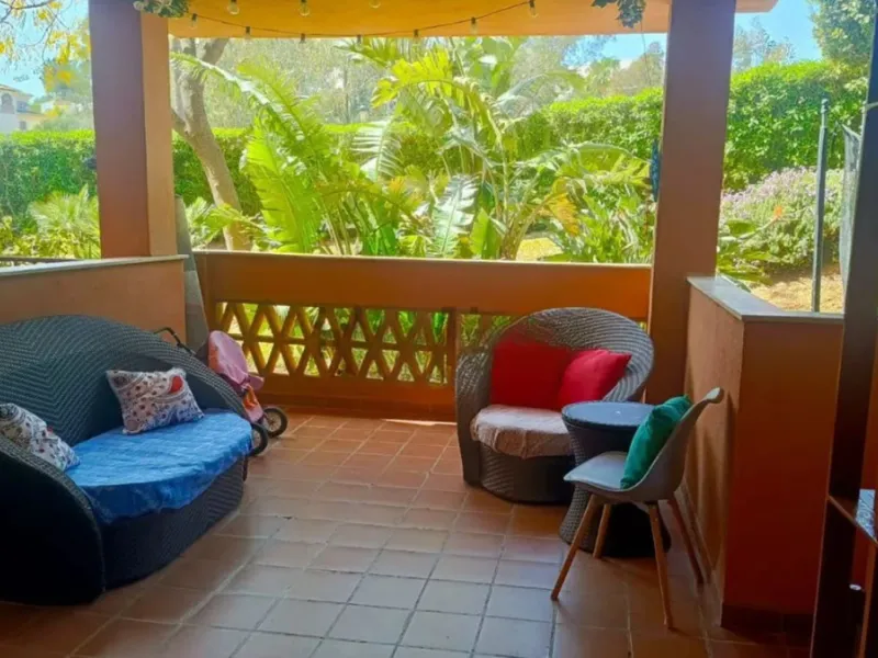 Spacious and bright apartment for sale in Reserva de Marbella, located in a quiet and well-maintained gated community with 24-hour security, ideal for those seeking comfort, privacy and quality living on the Costa del Sol.