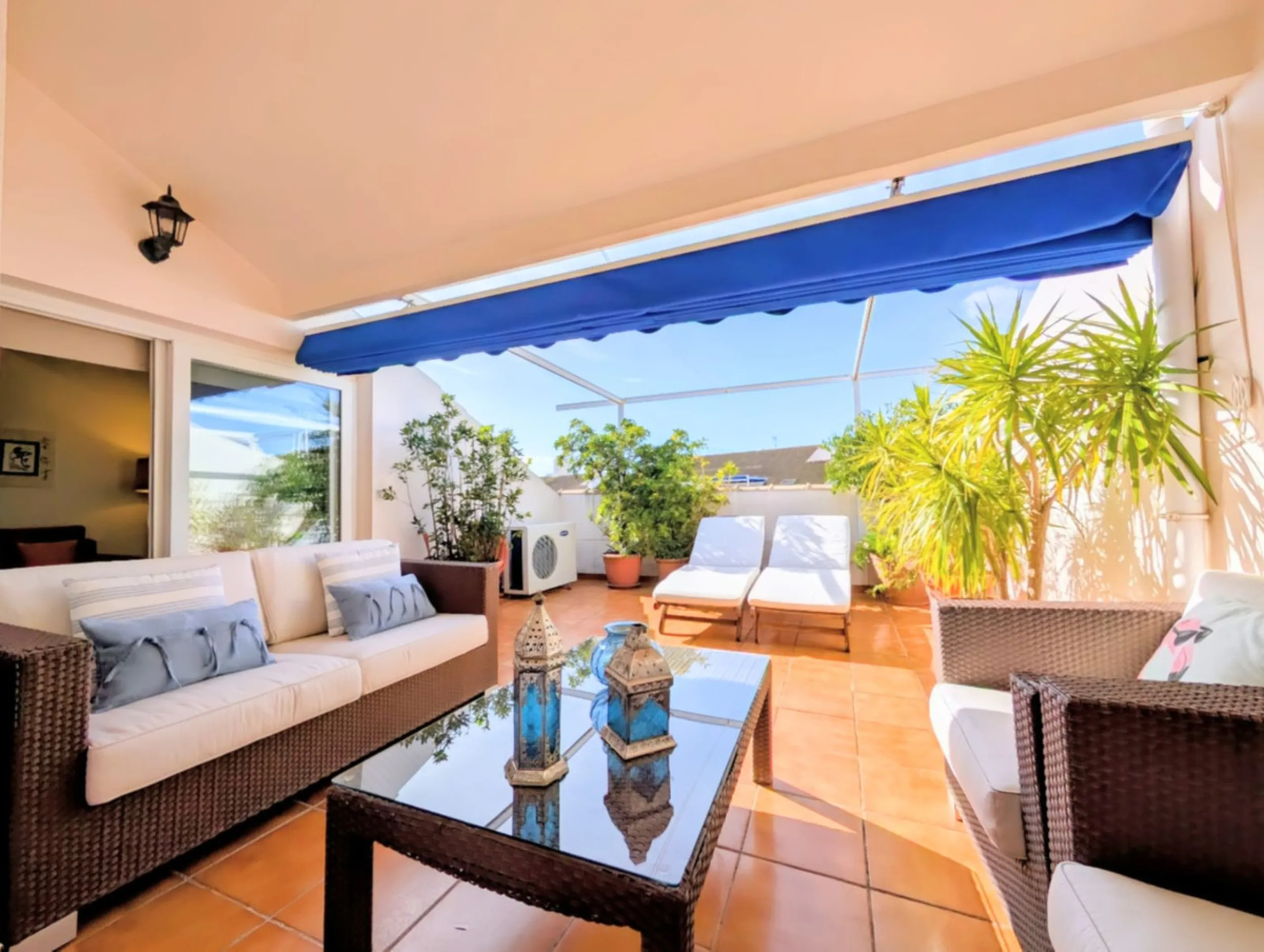 Apartment - Penthouse Duplex в продаже в Marbella, Málaga. В доме 4 спален и 3 ванных комнат. Площадь дома 150 м²