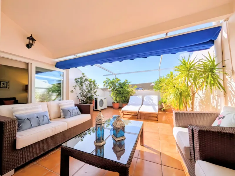 Apartment - Penthouse Duplex в продаже в Marbella, Málaga. В доме 4 спален и 3 ванных комнат. Площадь дома 150 м²