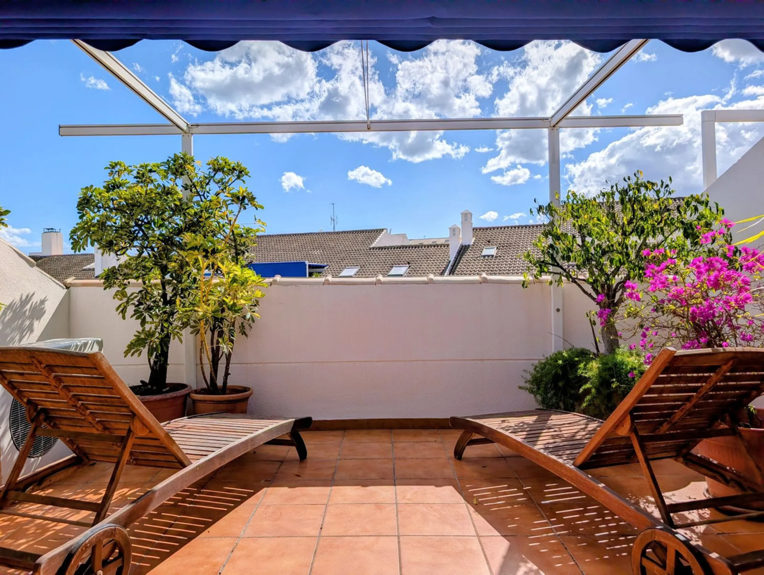 Apartment - Penthouse Duplex в продаже в Marbella, Málaga. В доме 4 спален и 3 ванных комнат. Площадь дома 150 м²
