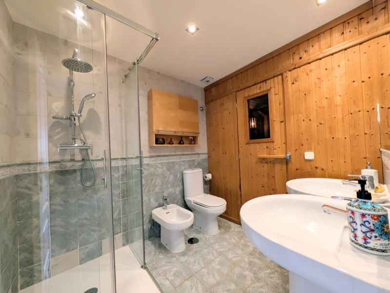 Apartment - Penthouse Duplex в продаже в Marbella, Málaga. В доме 4 спален и 3 ванных комнат. Площадь дома 150 м²