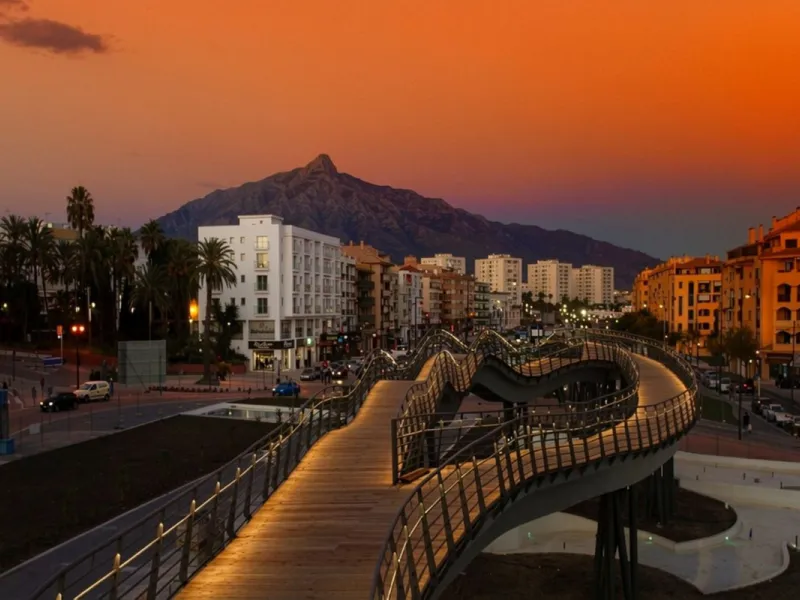Apartment - Penthouse Duplex в продаже в Marbella, Málaga. В доме 4 спален и 3 ванных комнат. Площадь дома 150 м²