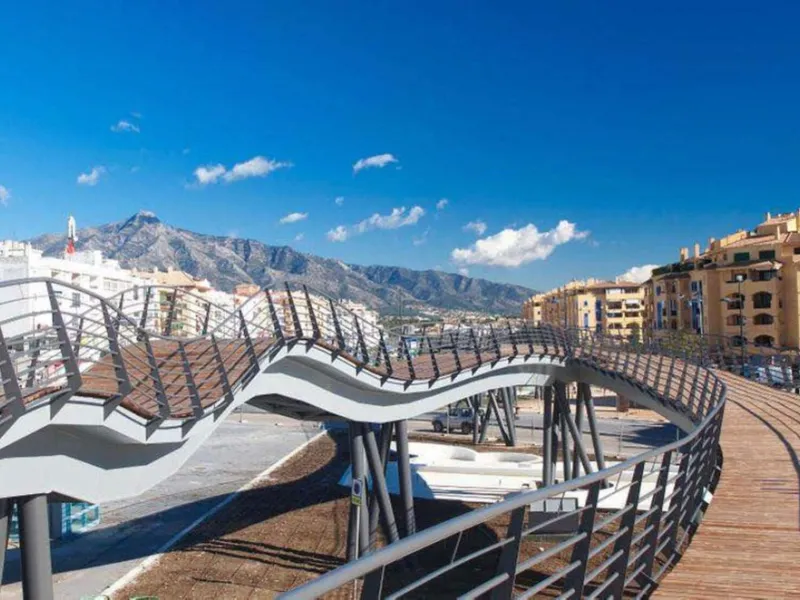 Apartment - Penthouse Duplex в продаже в Marbella, Málaga. В доме 4 спален и 3 ванных комнат. Площадь дома 150 м²