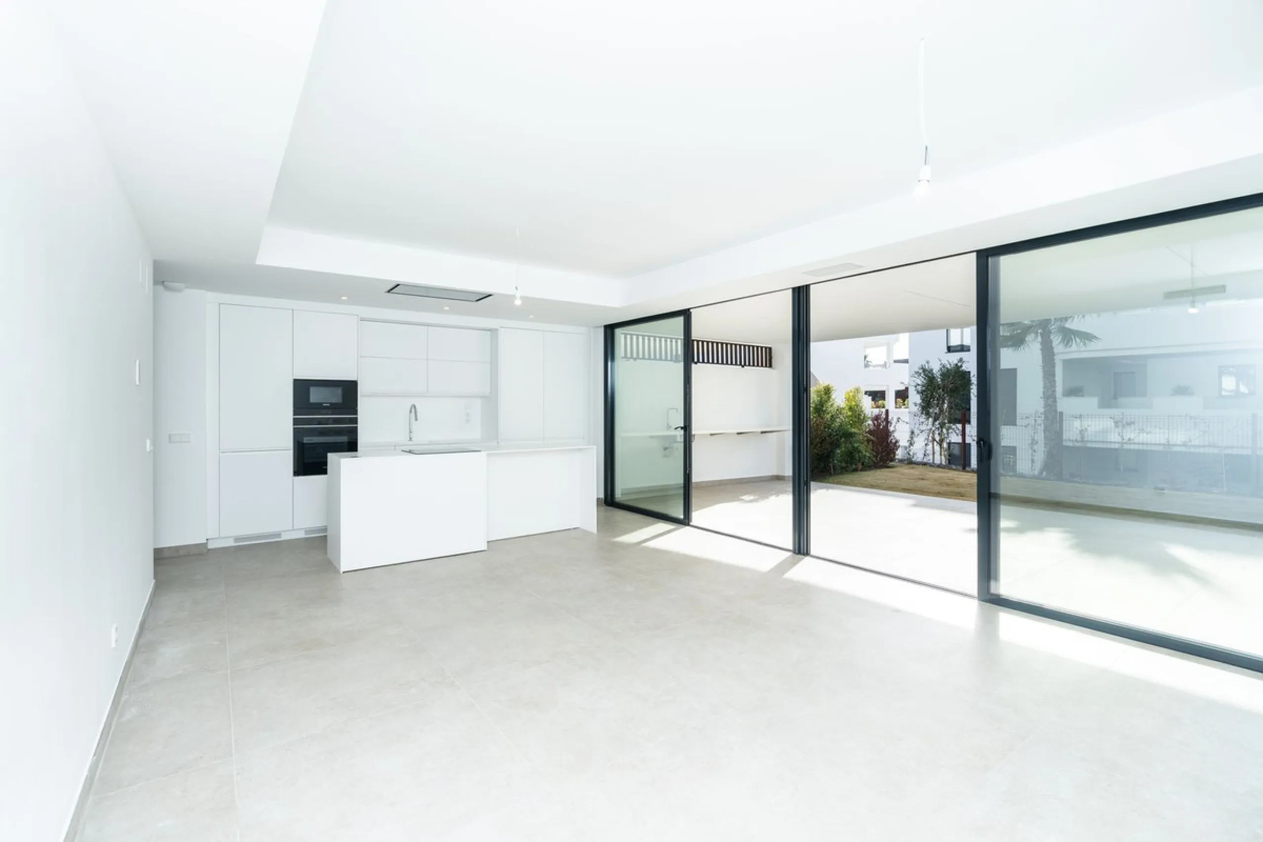 Exclusive ground floor apartment with private garden located in a modern resort-style residential complex in Cancelada, on the prestigious New  Milla de Oro (**Estepona**).