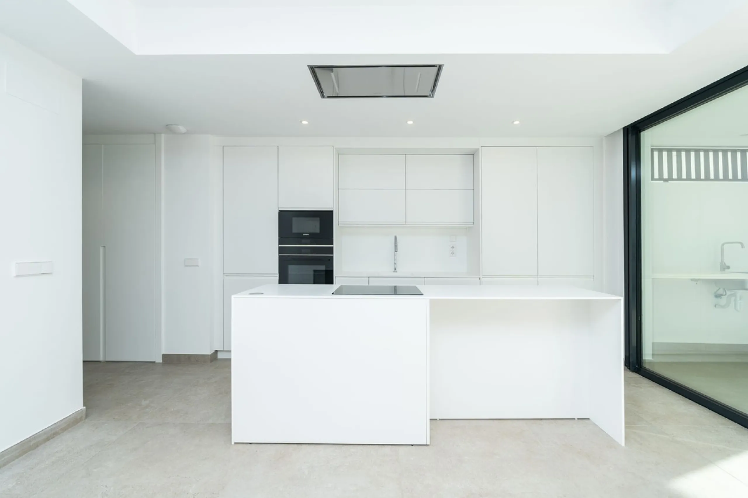 Exclusive ground floor apartment with private garden located in a modern resort-style residential complex in Cancelada, on the prestigious New  Milla de Oro (**Estepona**).