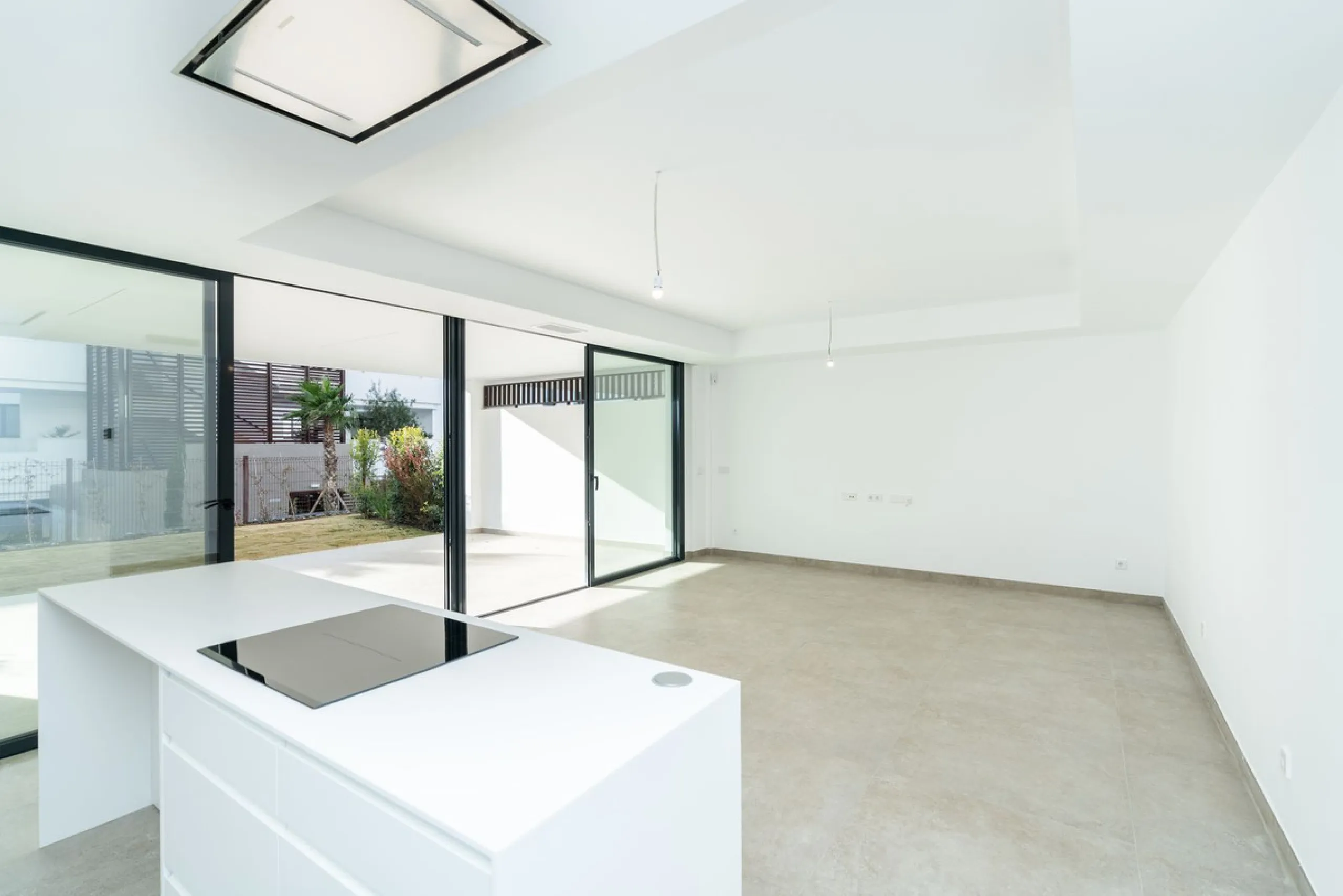 Exclusive ground floor apartment with private garden located in a modern resort-style residential complex in Cancelada, on the prestigious New  Milla de Oro (**Estepona**).