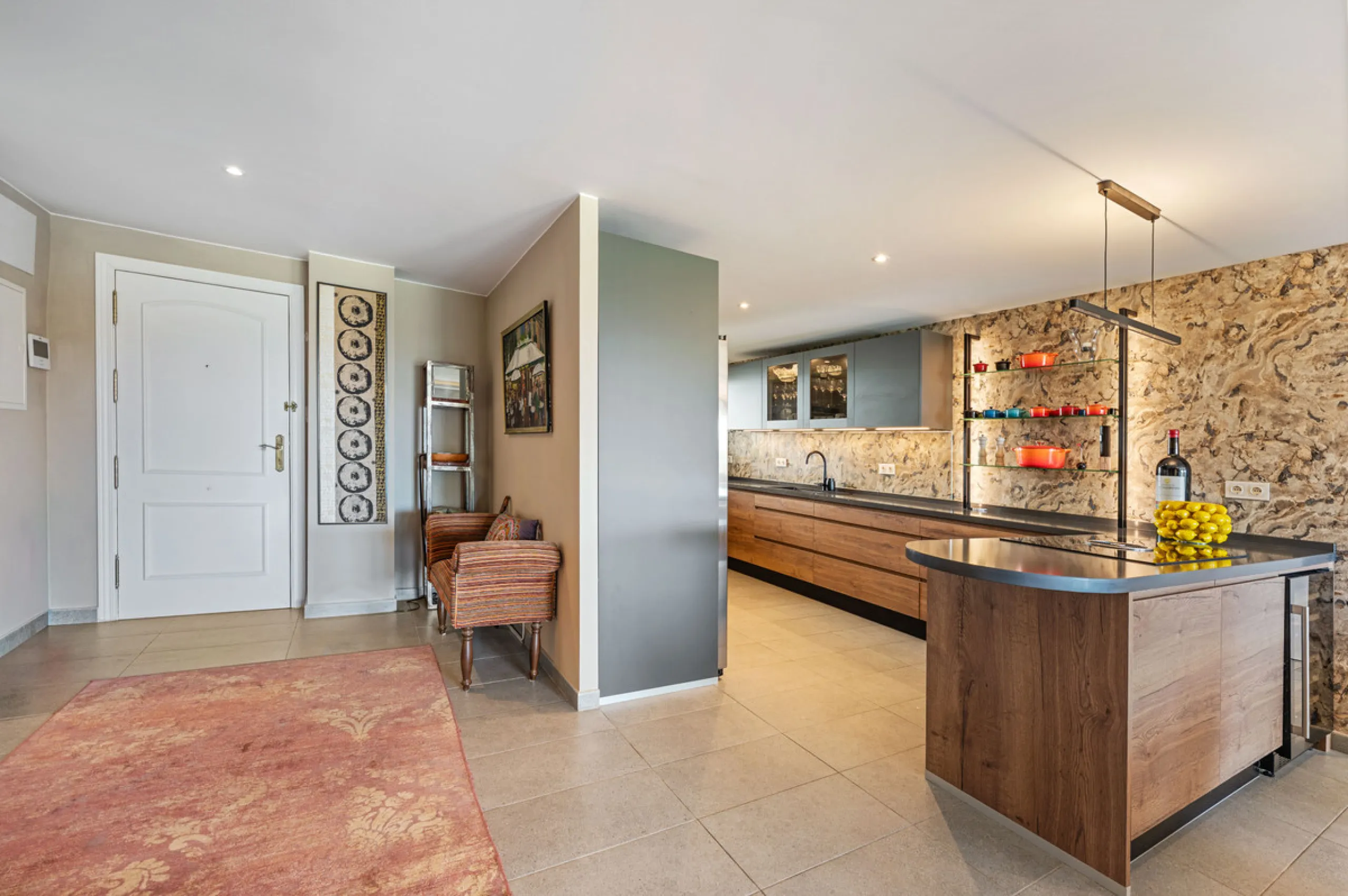 This truly special home combines space, light and tranquility in one of Guadalmina's most sought-after settings. Located on the first floor yet elevated above the golf course, the apartment enjoys the feel of a third floor or penthouse, with uninterrupted