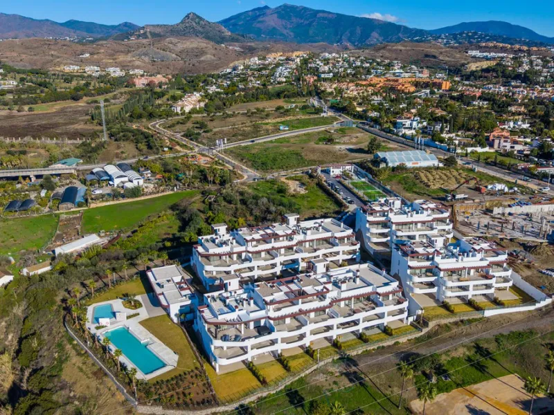 Exclusive ground floor apartment with private garden located in a modern resort-style residential complex in Cancelada, on the prestigious New  Milla de Oro (**Estepona**).