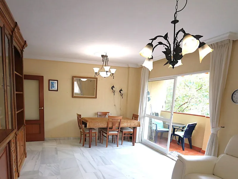 Apartment - Top Floor Apartment в продаже в Fuengirola, Málaga. В доме 3 спален и 2 ванных комнат. Площадь дома 132 м²