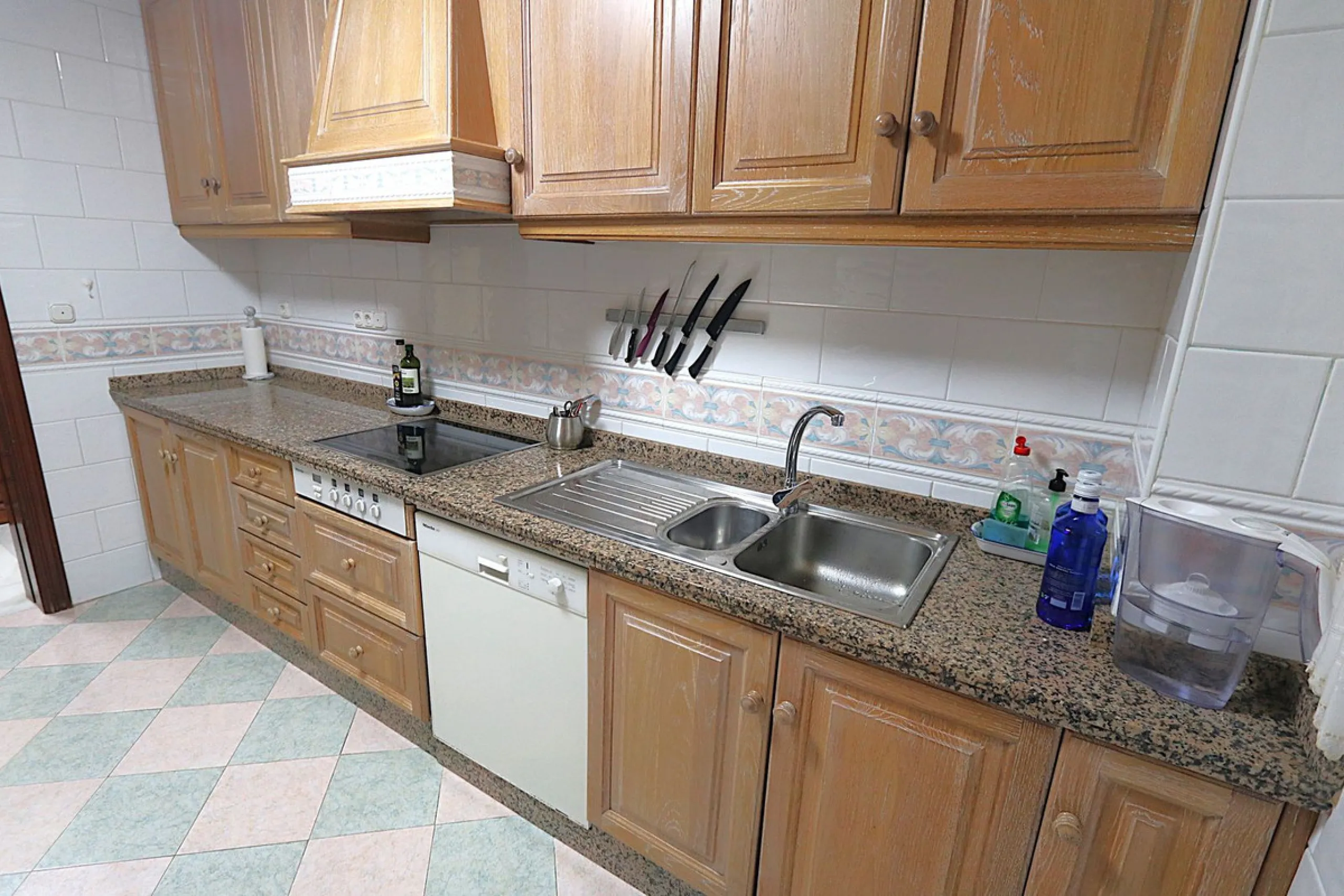 Apartment - Top Floor Apartment в продаже в Fuengirola, Málaga. В доме 3 спален и 2 ванных комнат. Площадь дома 132 м²