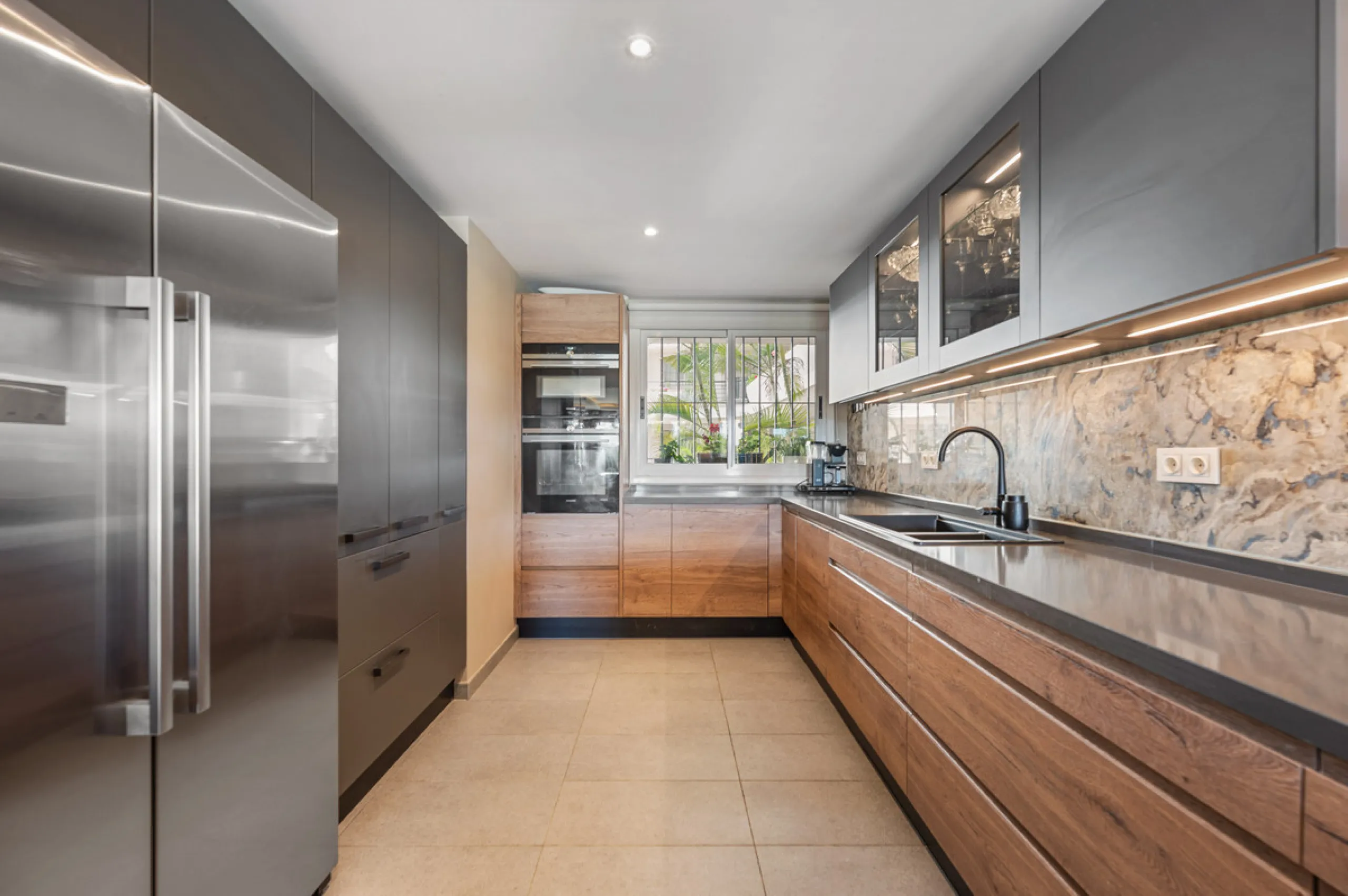 This truly special home combines space, light and tranquility in one of Guadalmina's most sought-after settings. Located on the first floor yet elevated above the golf course, the apartment enjoys the feel of a third floor or penthouse, with uninterrupted