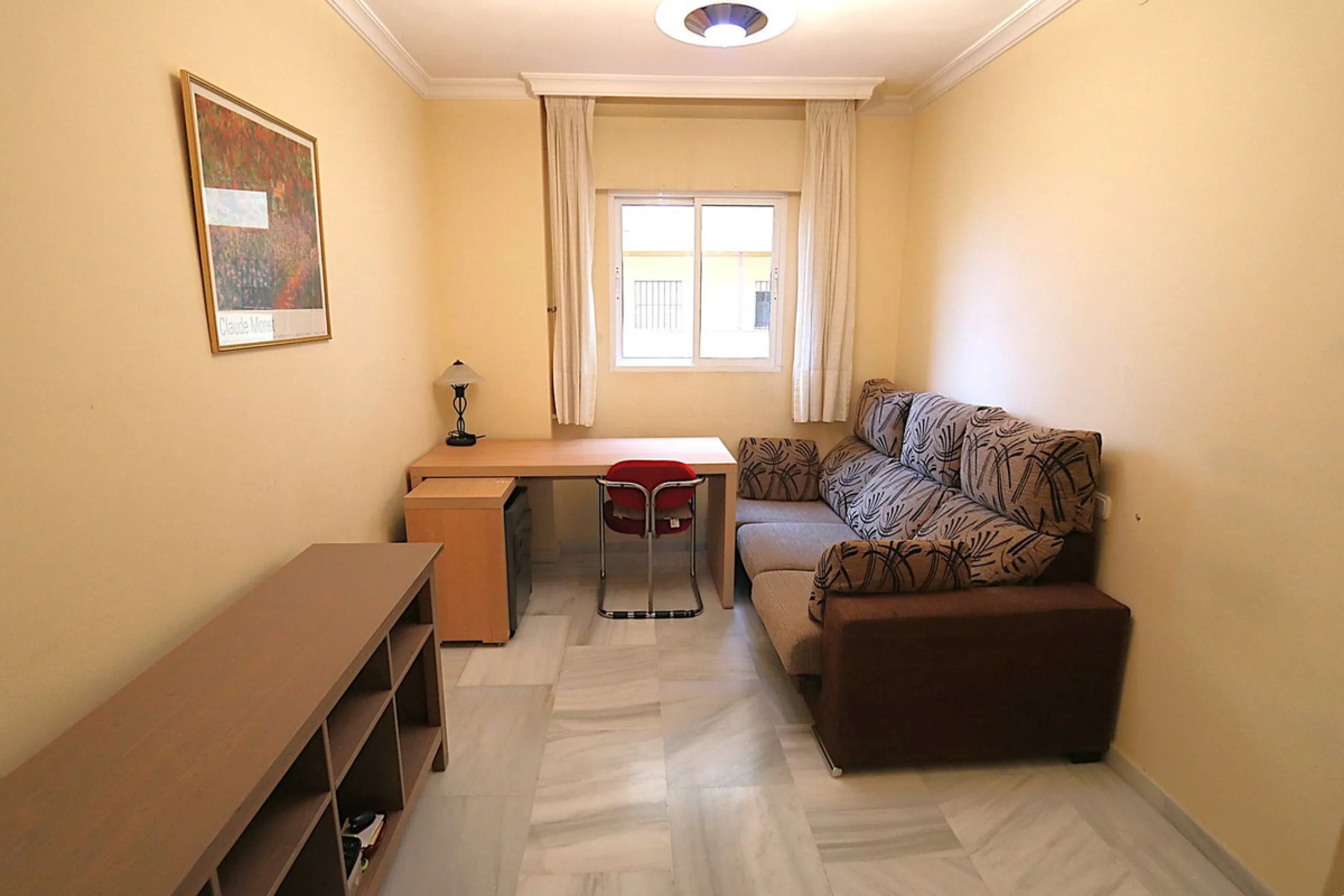 Apartment - Top Floor Apartment в продаже в Fuengirola, Málaga. В доме 3 спален и 2 ванных комнат. Площадь дома 132 м²