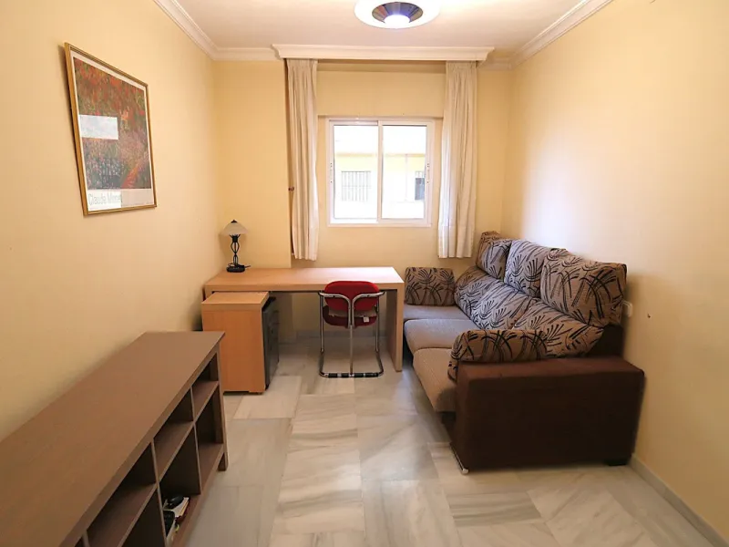 Apartment - Top Floor Apartment в продаже в Fuengirola, Málaga. В доме 3 спален и 2 ванных комнат. Площадь дома 132 м²