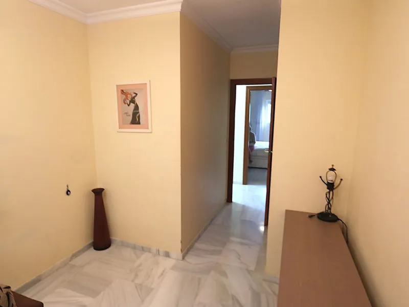 Apartment - Top Floor Apartment в продаже в Fuengirola, Málaga. В доме 3 спален и 2 ванных комнат. Площадь дома 132 м²
