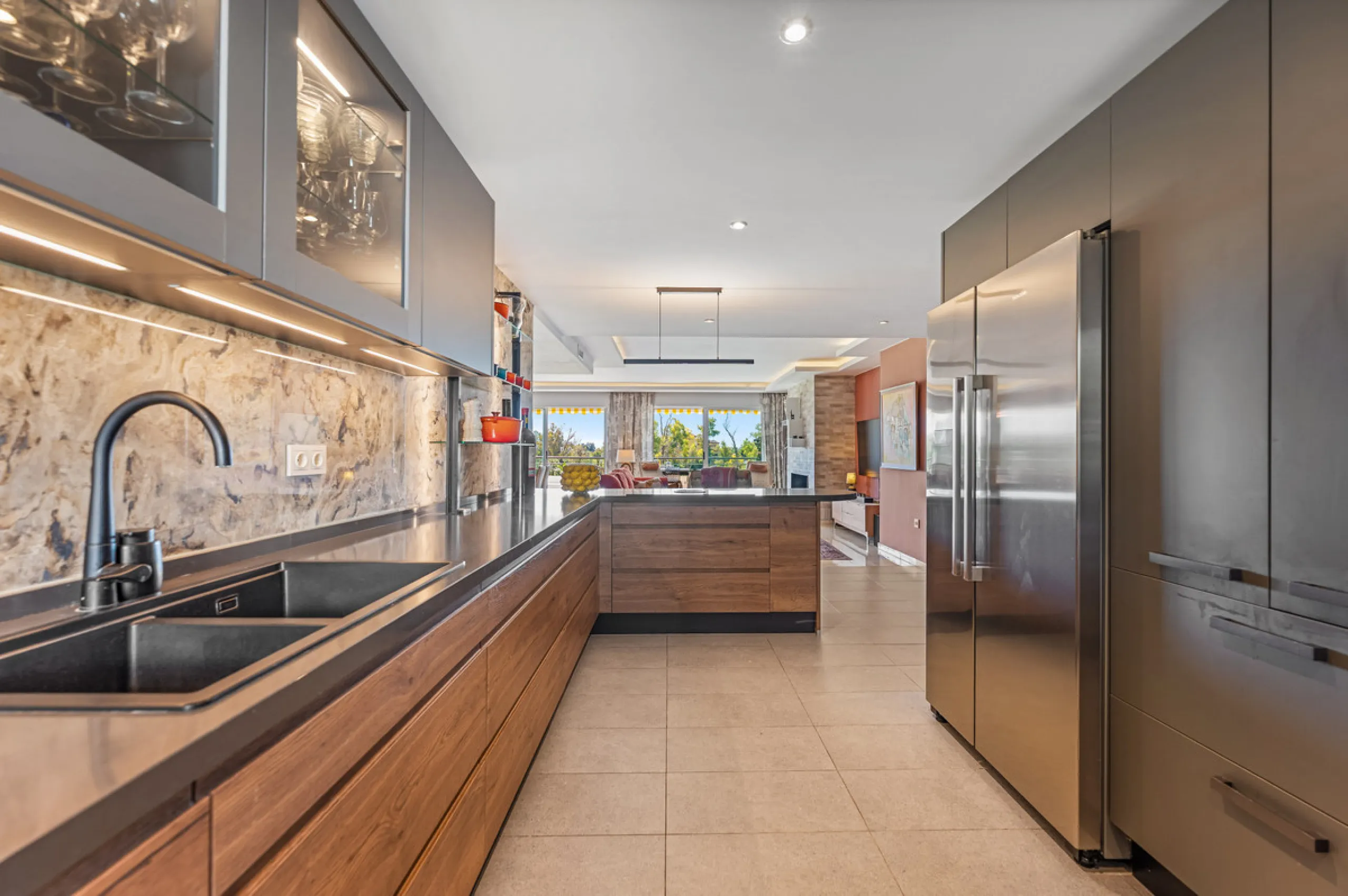 This truly special home combines space, light and tranquility in one of Guadalmina's most sought-after settings. Located on the first floor yet elevated above the golf course, the apartment enjoys the feel of a third floor or penthouse, with uninterrupted