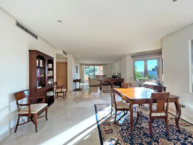 Located within the prestigious gated community Mansion Club, this elegant 2-bedroom, 2-bathroom apartment stands out as one of the finest residential offerings in the area. With a built area of 165 m² and a 41 m² south-facing terrace, it offers generous l