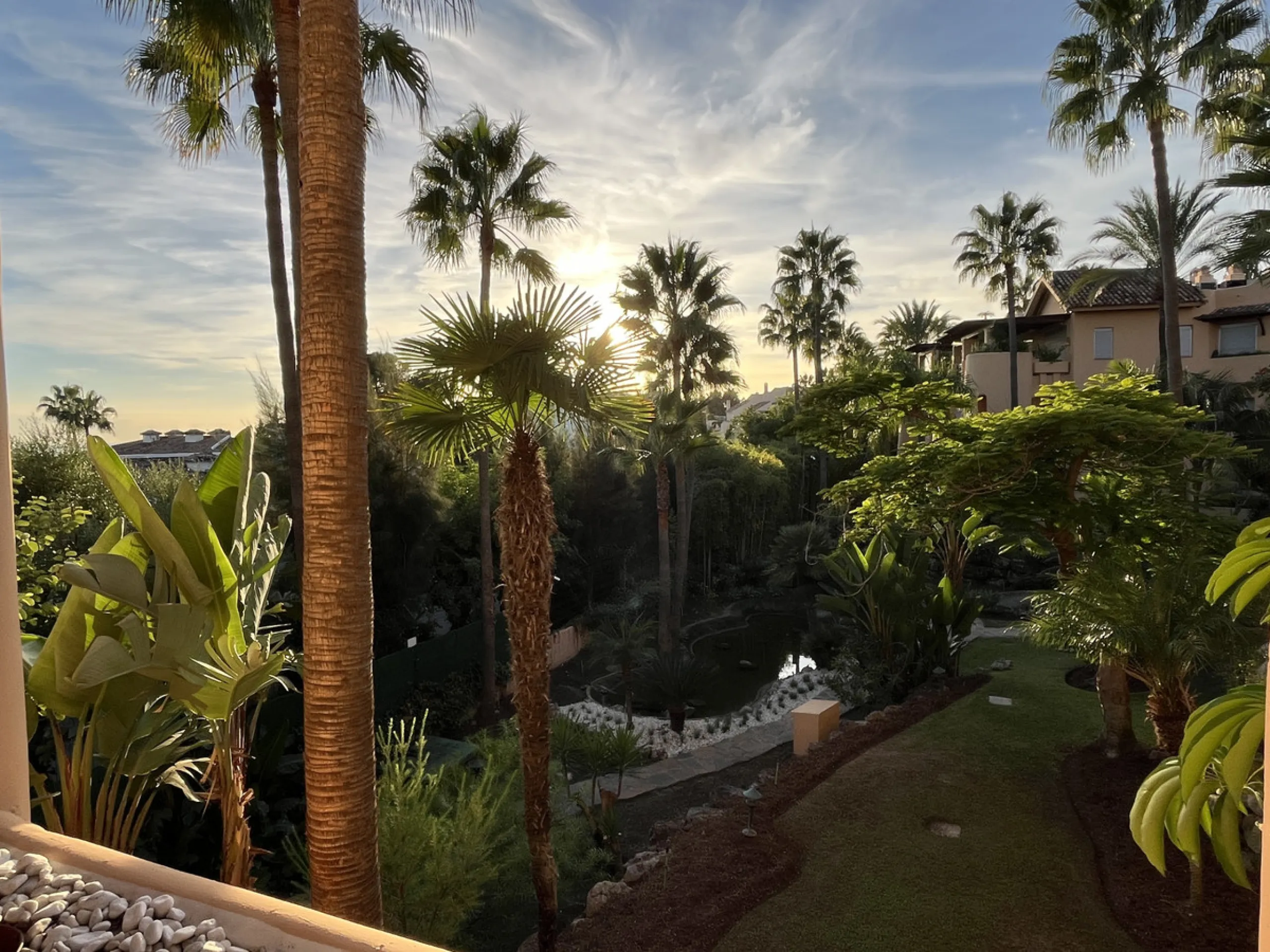 Located within the prestigious gated community Mansion Club, this elegant 2-bedroom, 2-bathroom apartment stands out as one of the finest residential offerings in the area. With a built area of 165 m² and a 41 m² south-facing terrace, it offers generous l