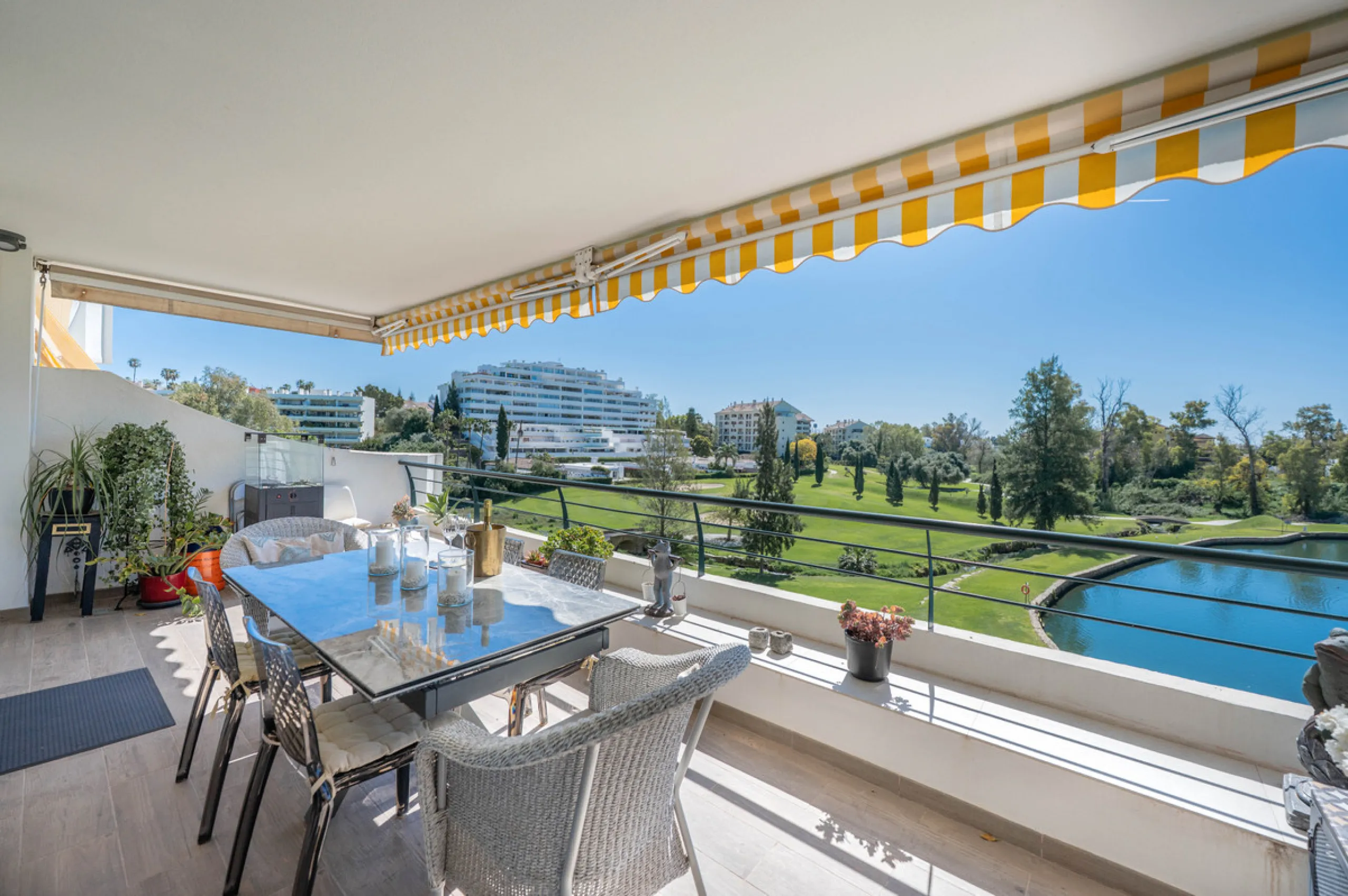 This truly special home combines space, light and tranquility in one of Guadalmina's most sought-after settings. Located on the first floor yet elevated above the golf course, the apartment enjoys the feel of a third floor or penthouse, with uninterrupted
