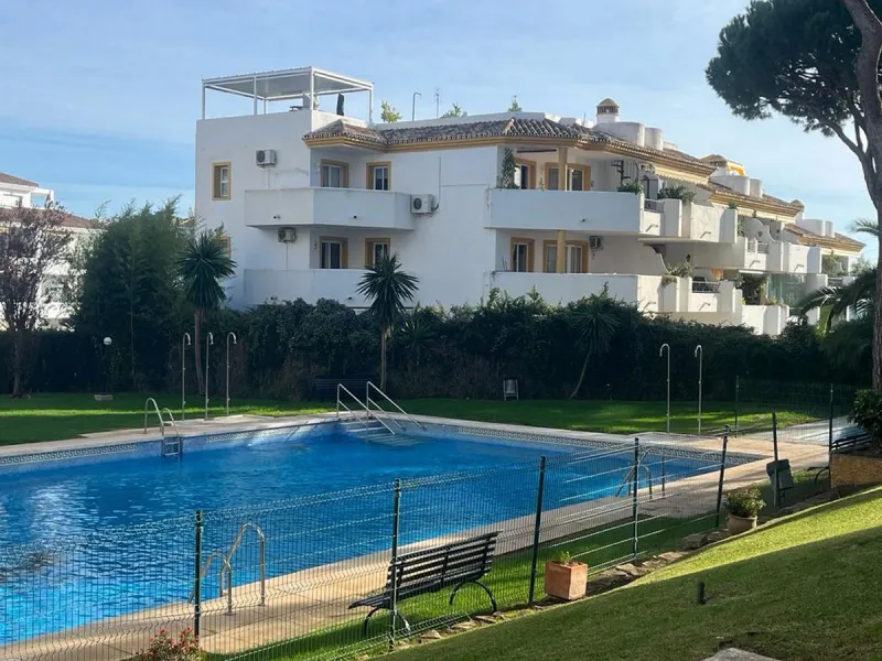 Apartment - Middle Floor Apartment в продаже в Mijas, Málaga. В доме 2 спален и 1 ванных комнат. Площадь дома 77 м²