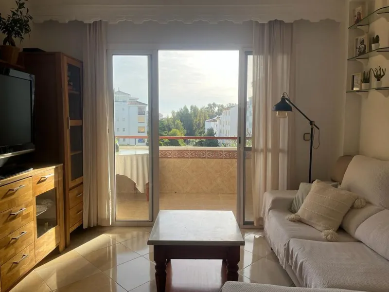 Apartment - Middle Floor Apartment в продаже в Mijas, Málaga. В доме 2 спален и 1 ванных комнат. Площадь дома 77 м²