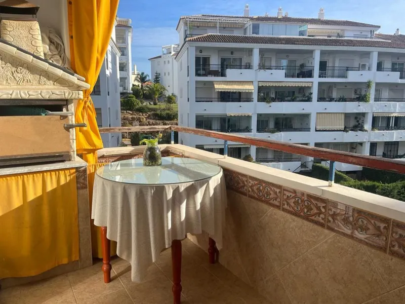 Apartment - Middle Floor Apartment в продаже в Mijas, Málaga. В доме 2 спален и 1 ванных комнат. Площадь дома 77 м²