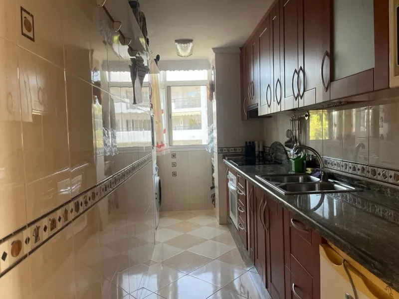 Apartment - Middle Floor Apartment в продаже в Mijas, Málaga. В доме 2 спален и 1 ванных комнат. Площадь дома 77 м²