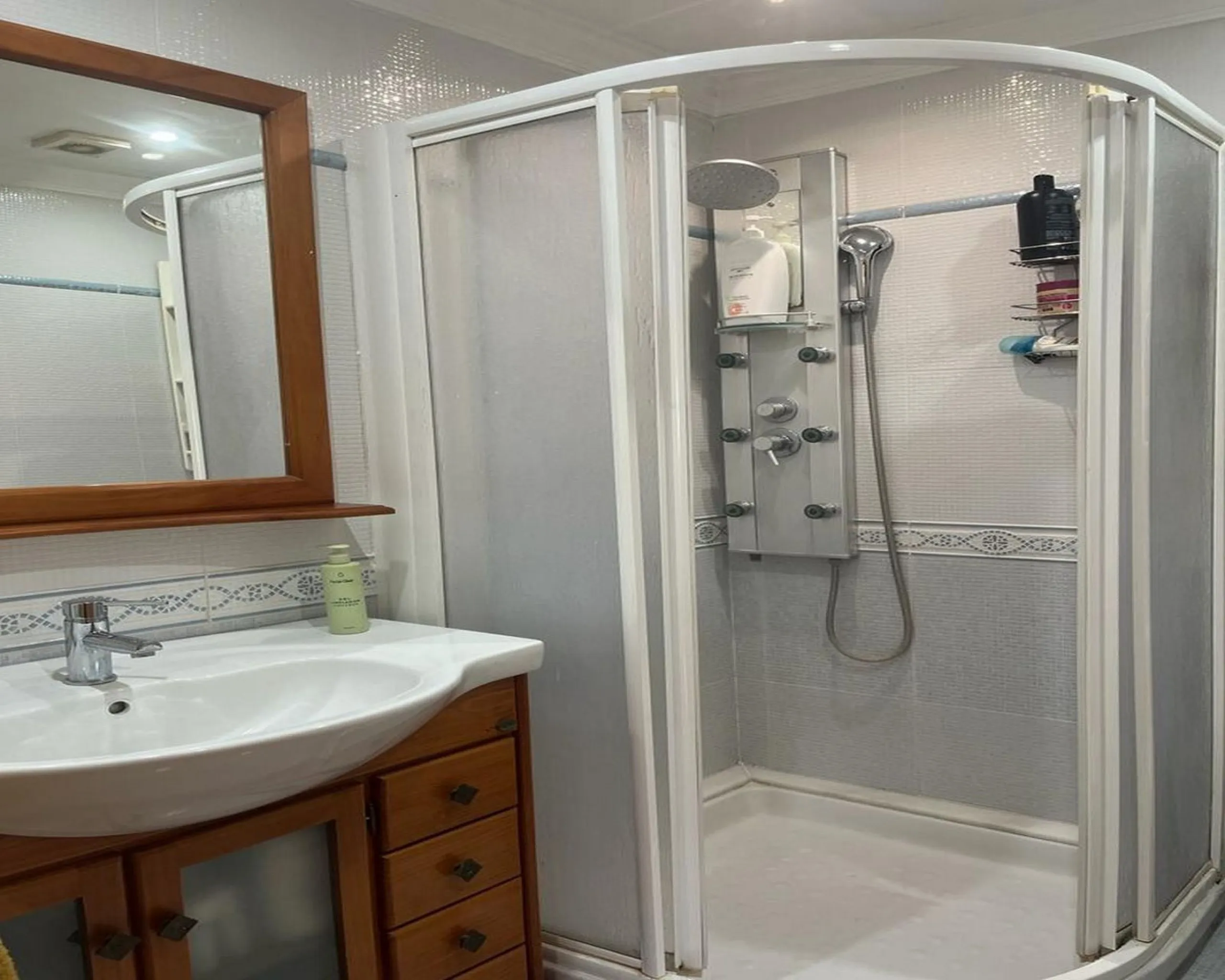 Apartment - Middle Floor Apartment в продаже в Mijas, Málaga. В доме 2 спален и 1 ванных комнат. Площадь дома 77 м²