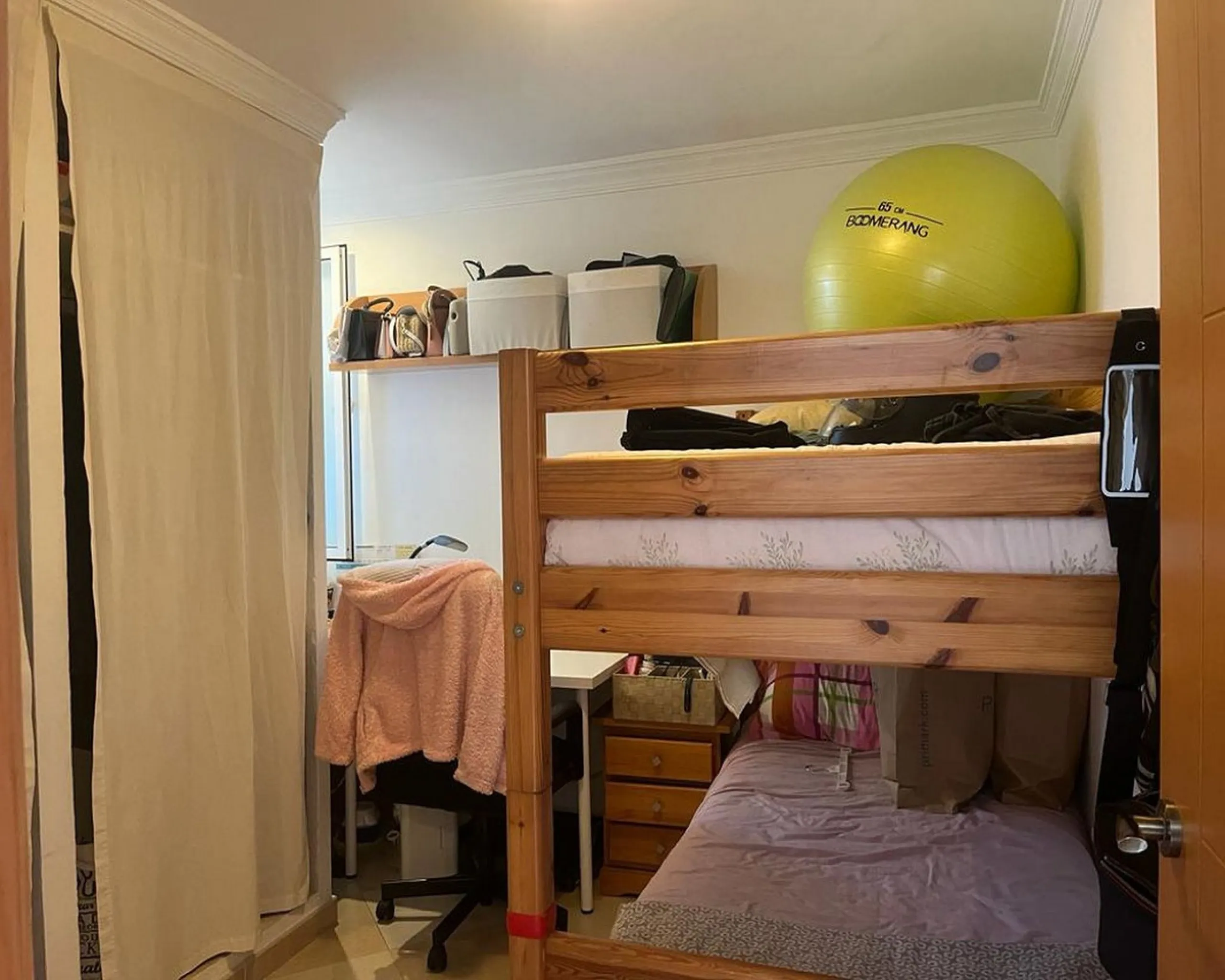Apartment - Middle Floor Apartment в продаже в Mijas, Málaga. В доме 2 спален и 1 ванных комнат. Площадь дома 77 м²